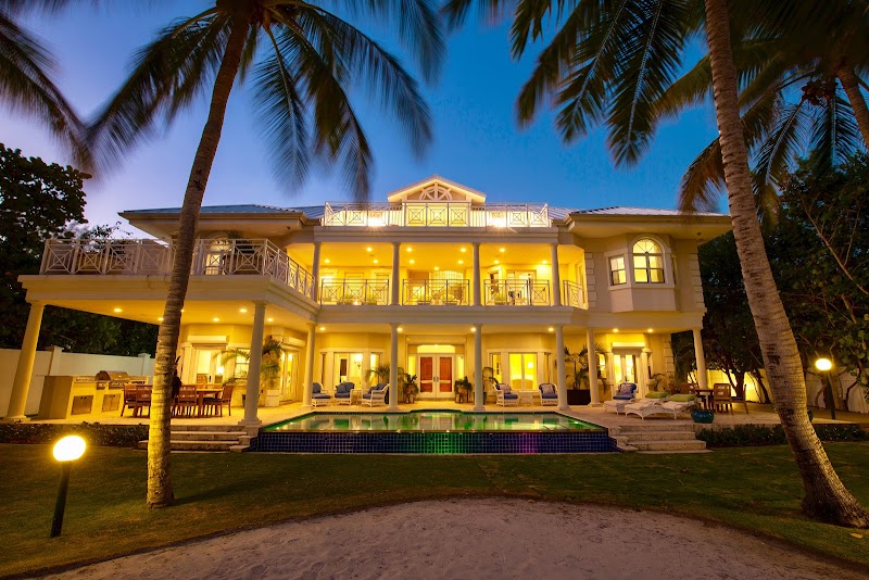 Tatenda β Luxury Cayman Villas
