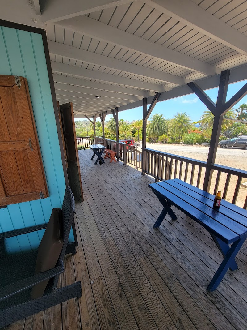 Mad Dog Bar & Restaurant