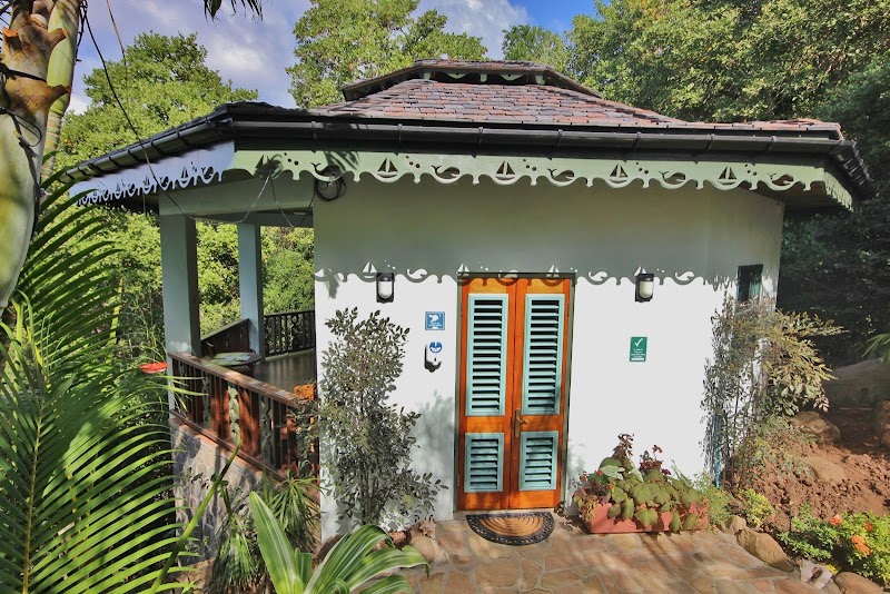 Tropical Hideaway 5-Star Boutique Style Accommodation