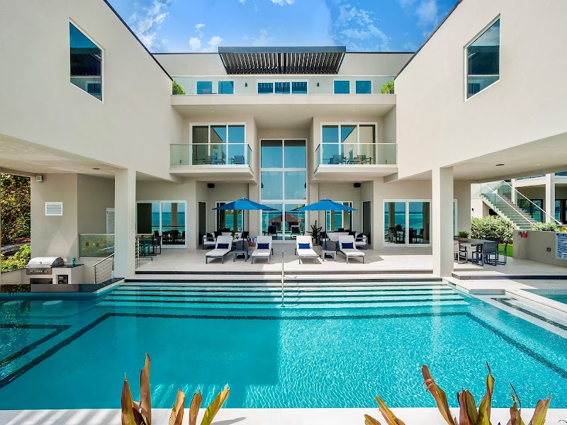 Black Urchin Boutique Resort
