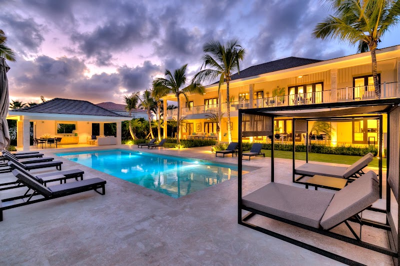 Villa Londali - Brand New And Large Villa